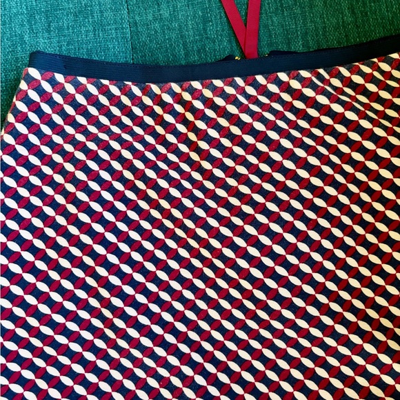Boden Lined Pencil Skirt US Size 4R Navy Blue Pink and Maroon - Picture 3 of 7